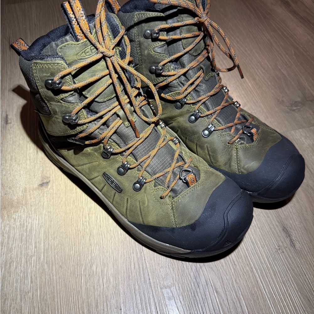 Keen Revel IV Mid Boots